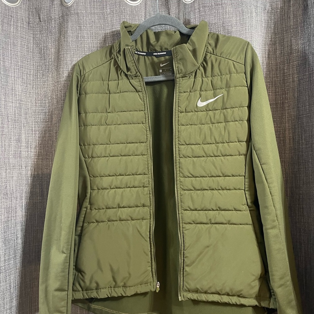 Nike Women's Running Jacket in Olive